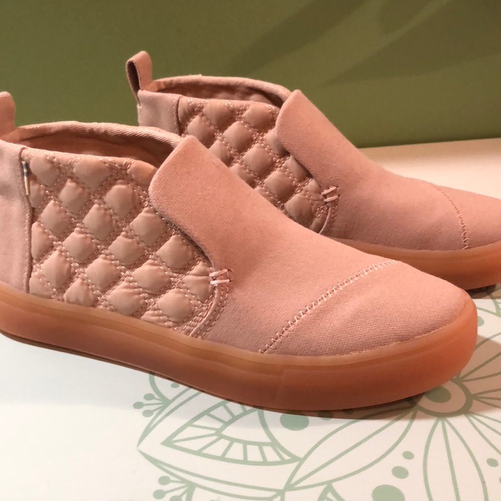 Women’s Toms Paxton Slip-on.